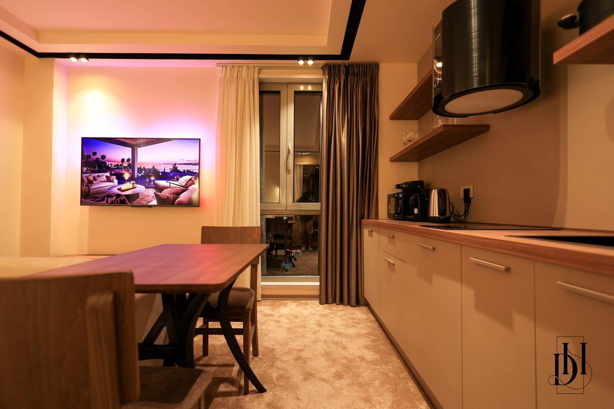 Deha Rooms & Apartments Тирана Экстерьер фото